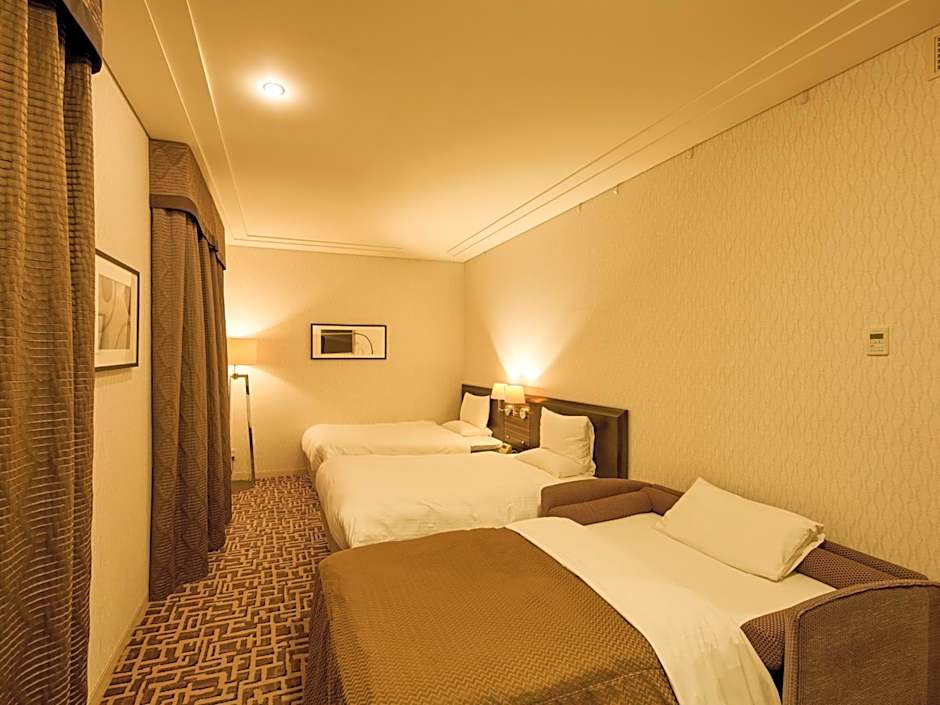 Okura Chiba Hotel