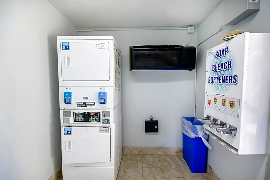 Motel 6 Topeka, KS - Northwest