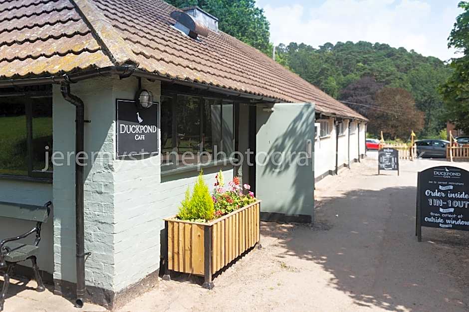 Old Rose and Crown Hotel