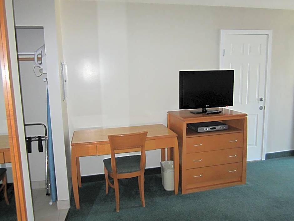 Ramada Limited Merritt