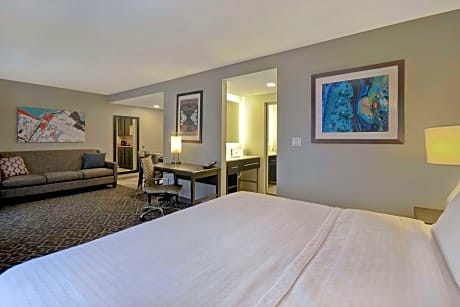 2 Queen 1 Bedroom Nonsmoking Bridal Suite