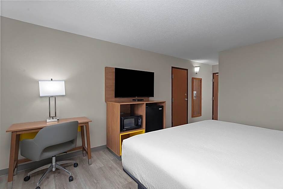 Days Inn by Wyndham Austin