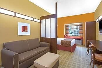 Microtel Inn & Suites by Wyndham Greenville/University Med