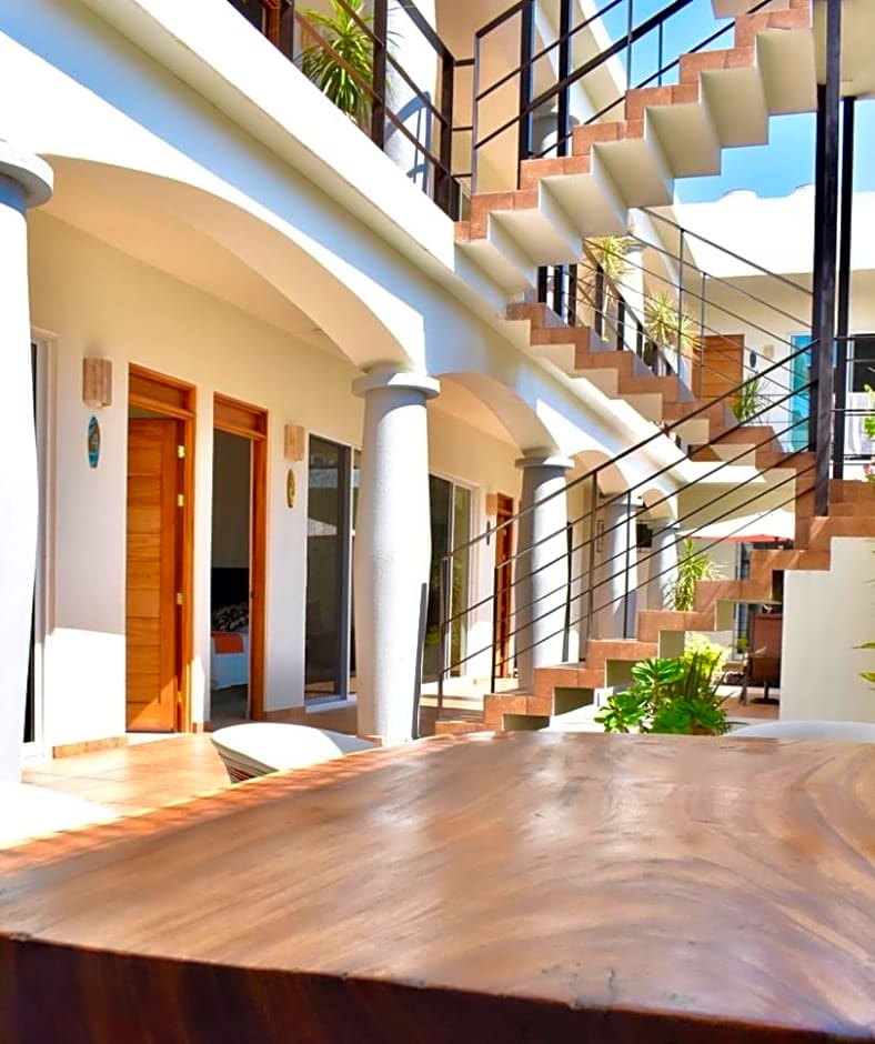 Carri Surf Studio