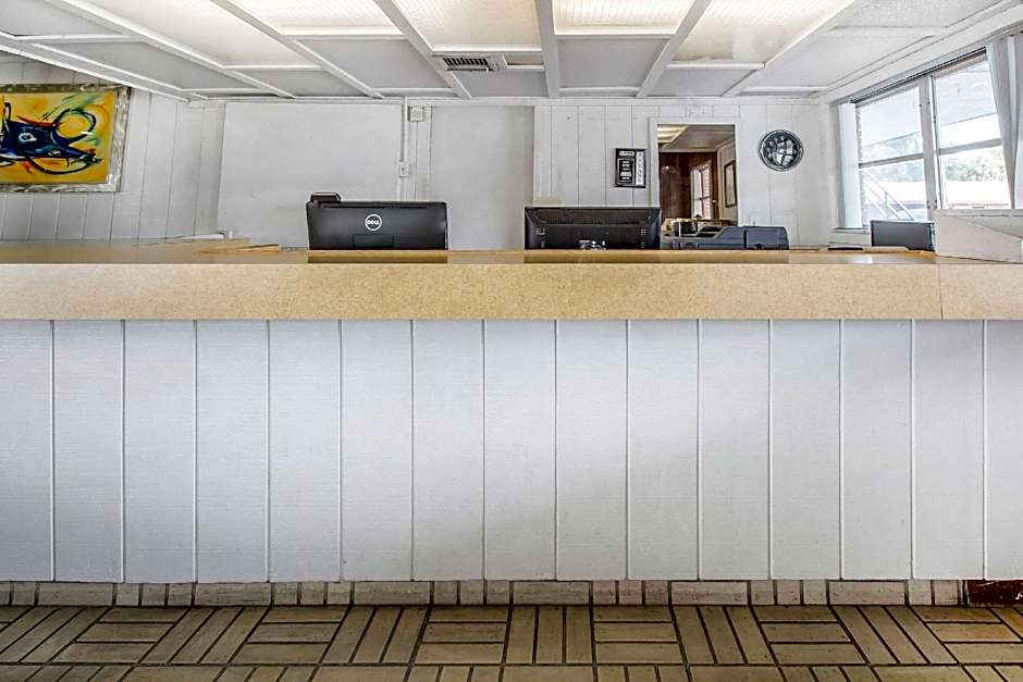 Rodeway Inn & Suites Winter Haven Chain of Lakes