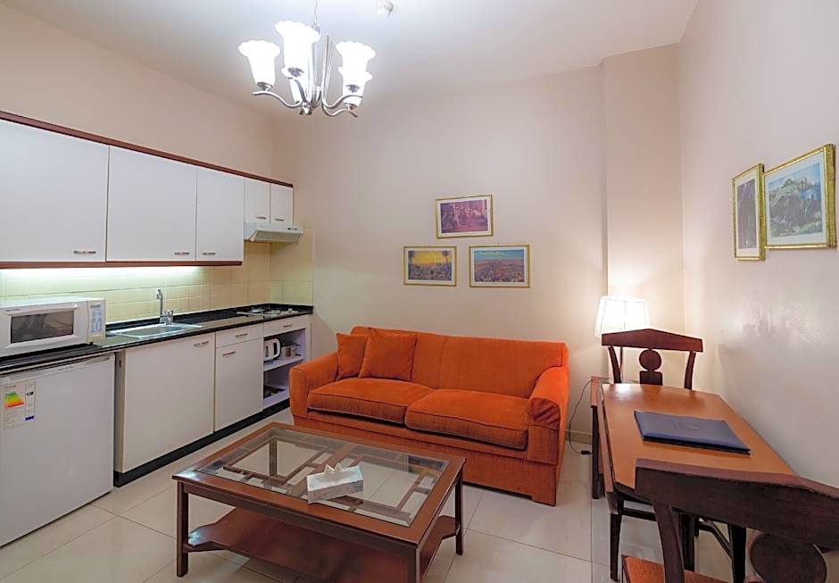 Comfort Hotel Suites