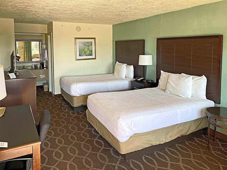 Quality Inn Clinton North