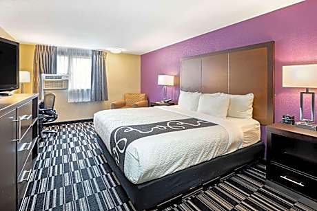 Queen Room - Non-Smoking