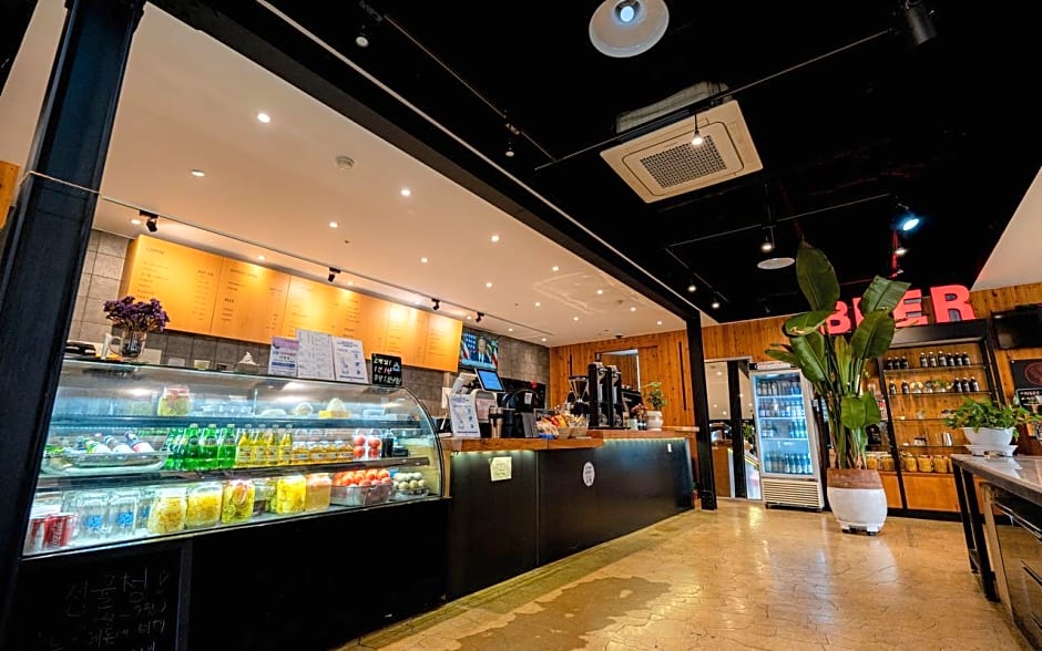 Gukje Business Hotel