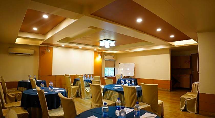 Hotel Sadanand Regency                                                                          