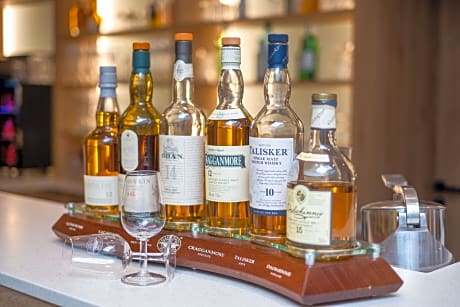 1 Double Bed, Business Room, Nonsmoking, Upgrade