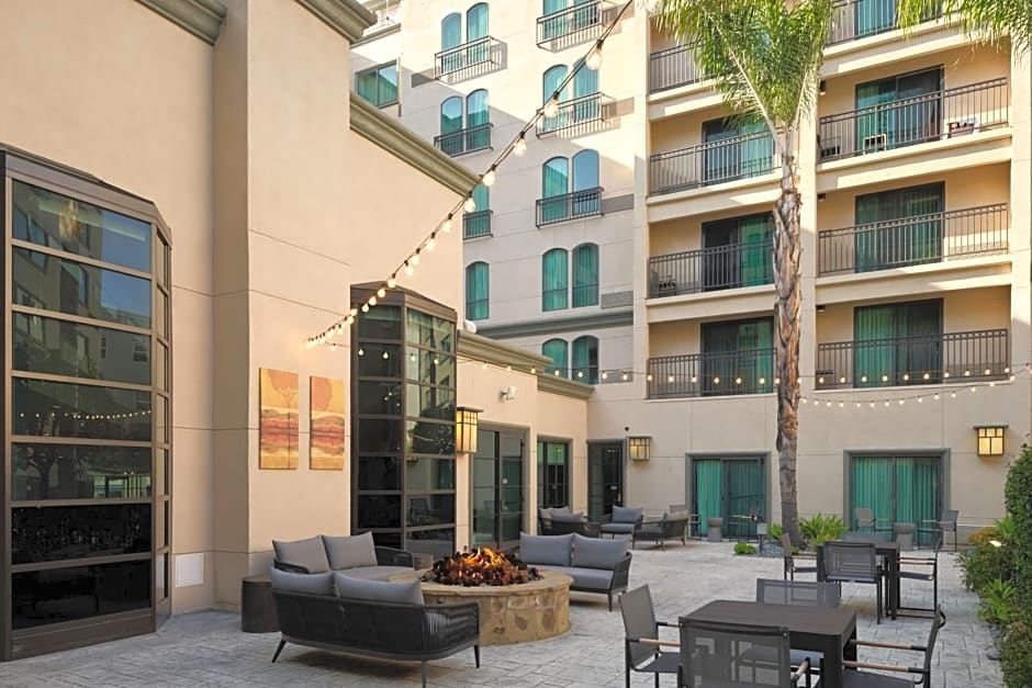 Courtyard by Marriott Los Angeles Pasadena/Old Town