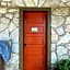 The Historic Leakey Inn