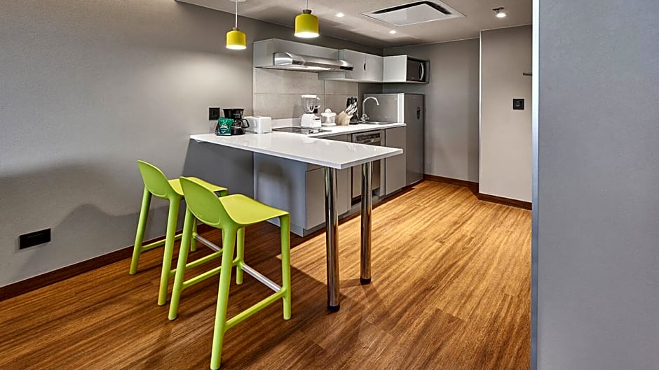 City Express Suites by Marriott Queretaro