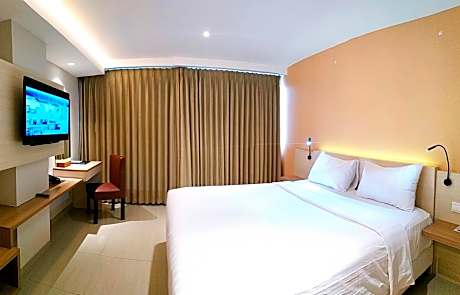 Deluxe Queen Room