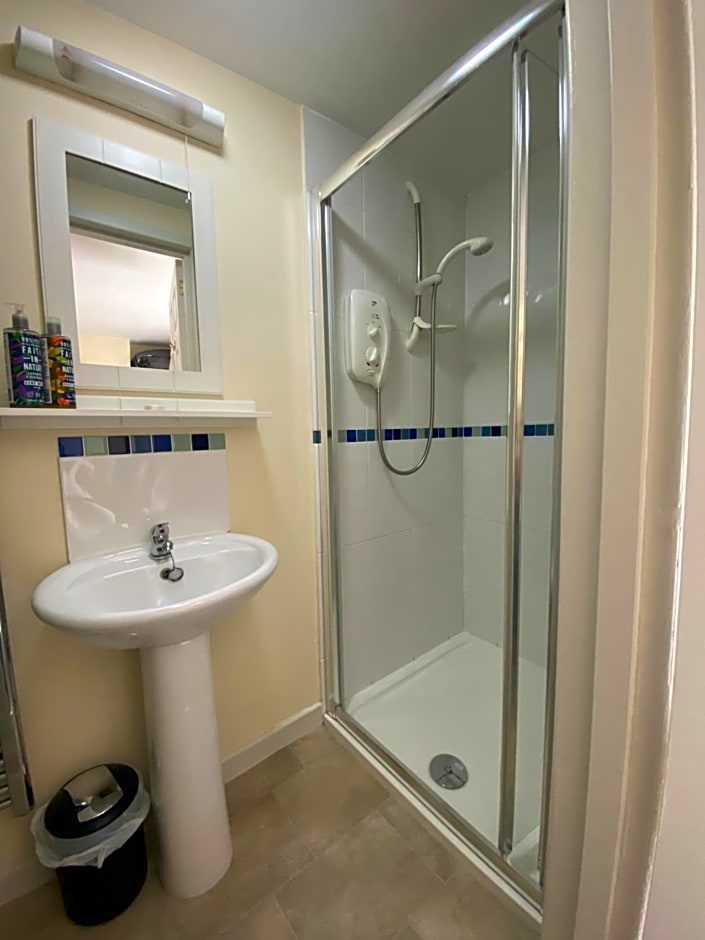 Lynwood House Bed and Breakfast