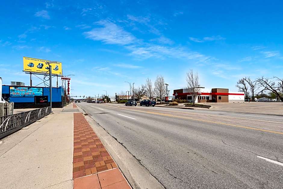 Broadway Inn