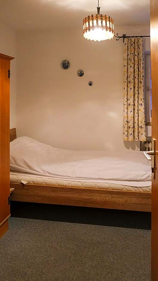 Photo 1 of 1 of Single Room