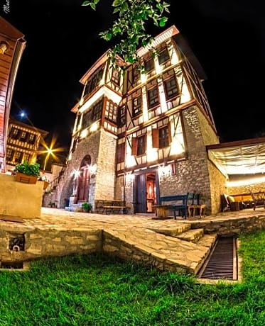 KARAÜZÜMLER KONAĞI