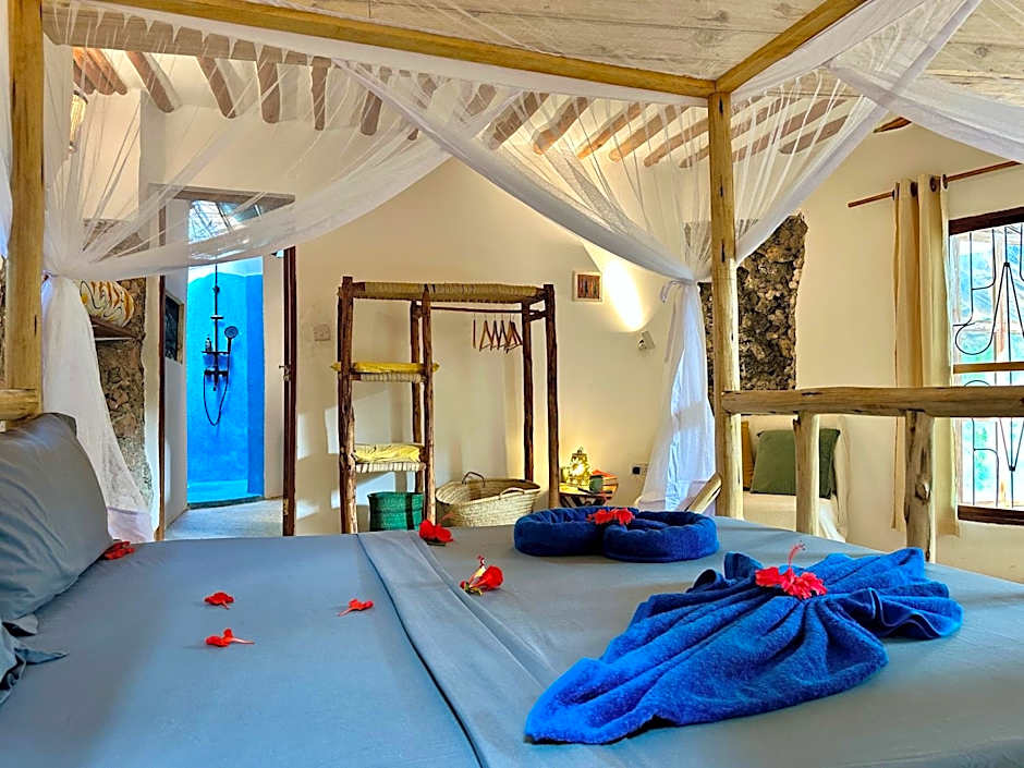 Kameleon Blue Arts Lodge