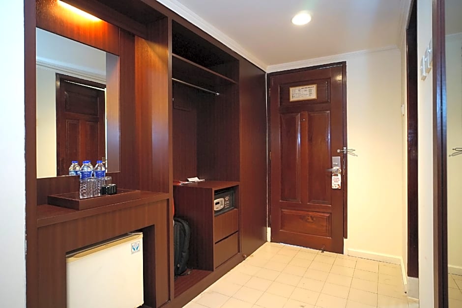 OYO 1735 Adika Bahtera Hotel