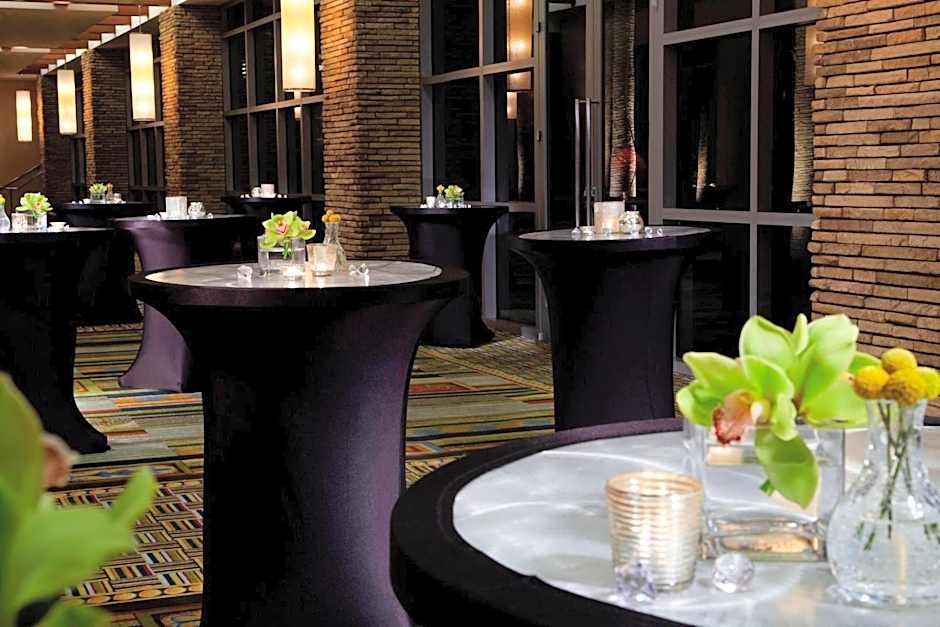 Renaissance by Marriott Las Vegas Hotel