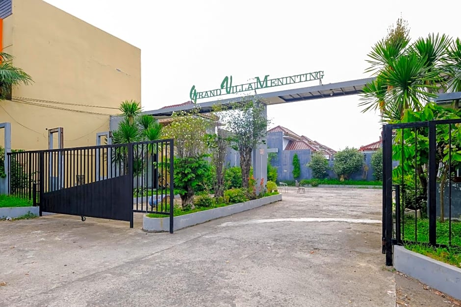 OYO 2284 Grand Villa Meninting