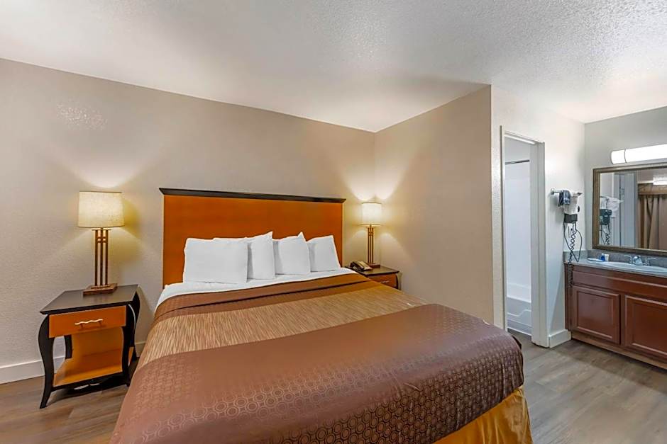 Rodeway Inn At Nevada State Capitol