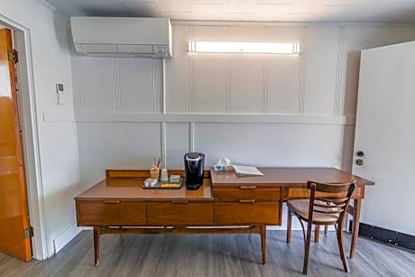 Standard Double Queen Room