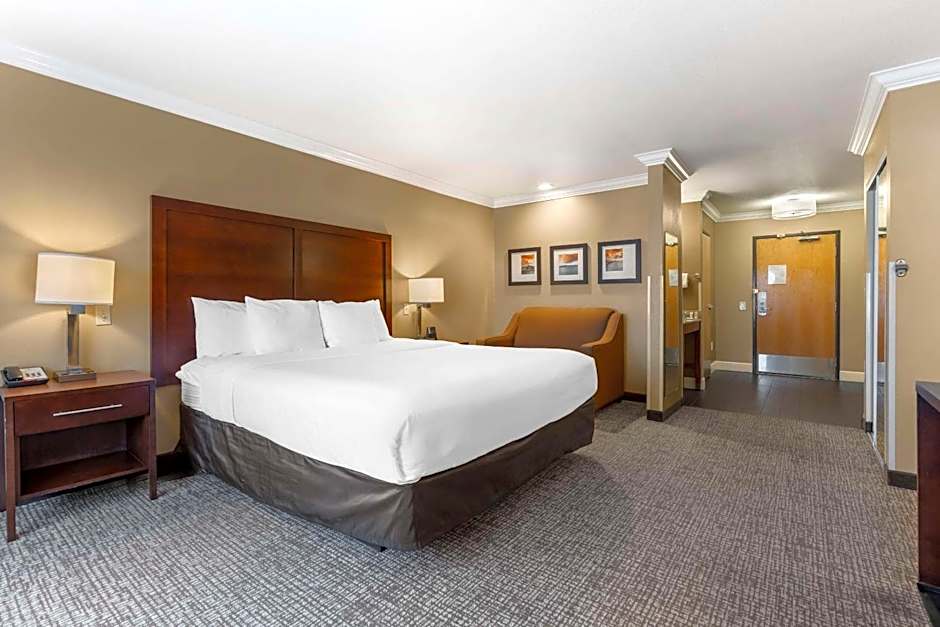 Comfort Inn & Suites Redwood Country