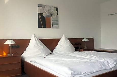 Double Room (1-2 people non-smoking)