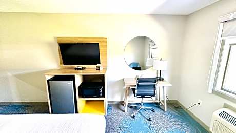 King Room - Non-Smoking