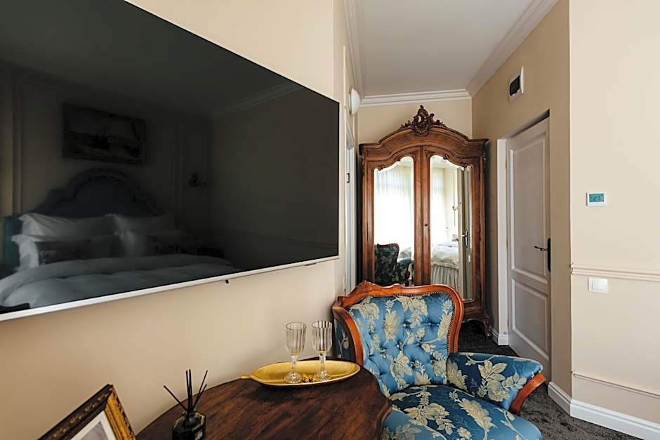 Ateneea Luxury Rooms