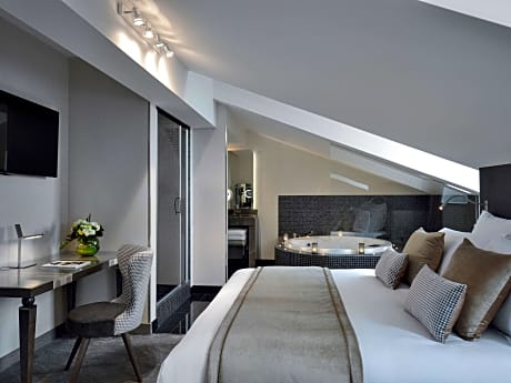 Classic Room with 1 double bed