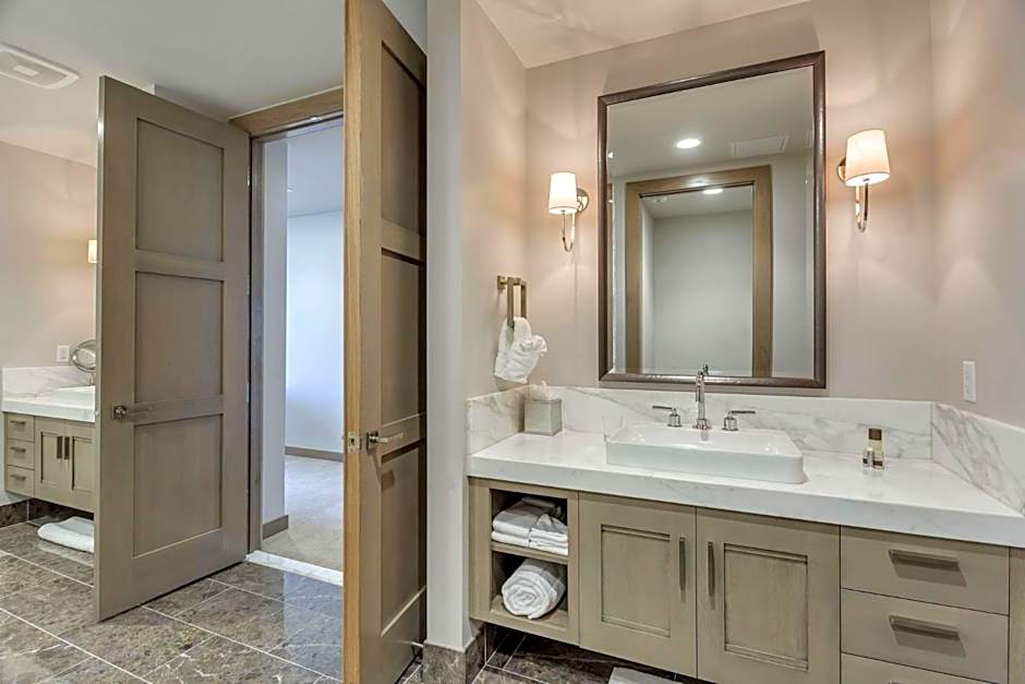 Stein Eriksen Residences