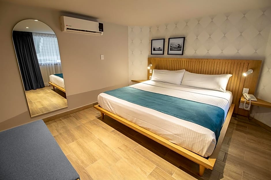 Oliva Plaza Hotel