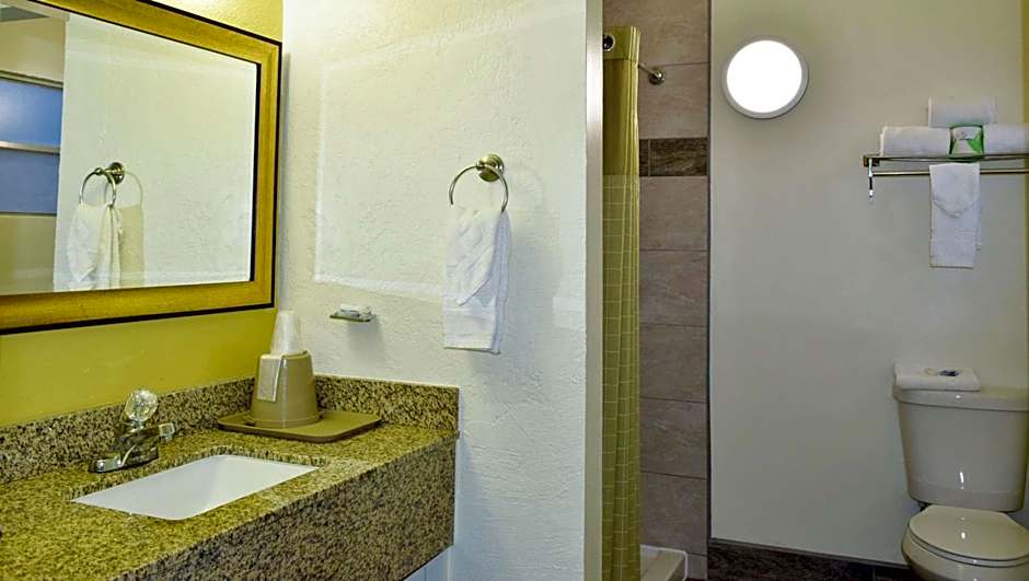 The Classic Desert Aire Hotel