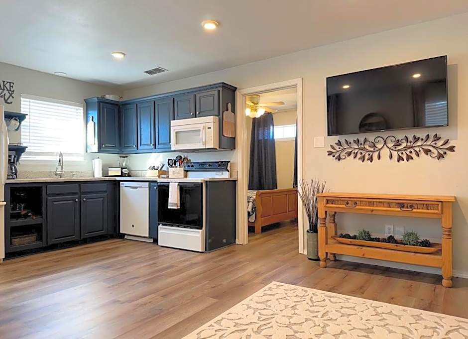 Lakeside Motel, Cabins and RV