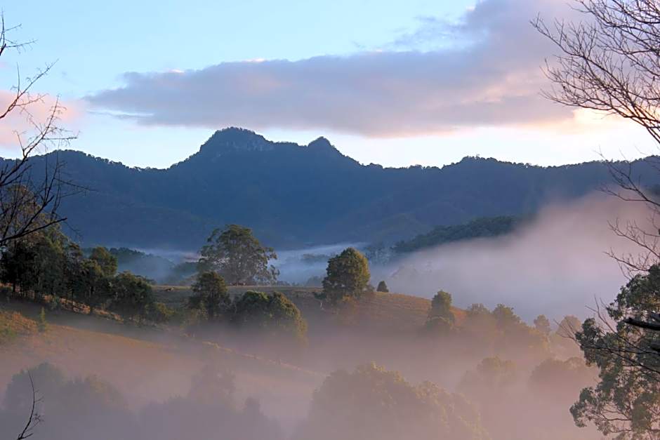 Hillcrest Mountain View Retreat