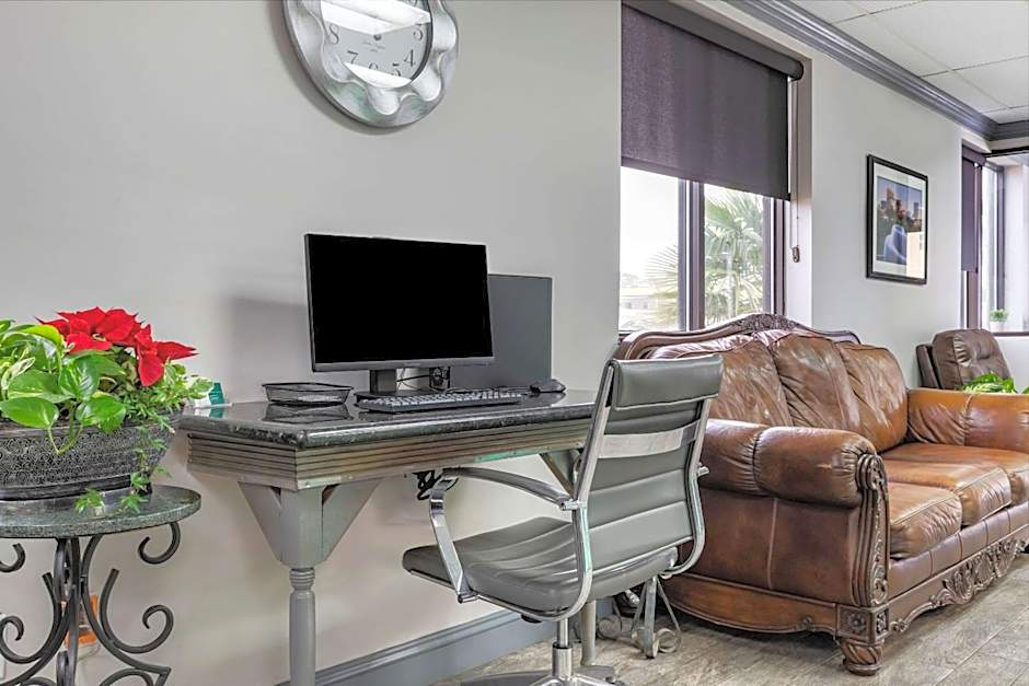 Quality Inn & Suites Ft. Jackson Maingate