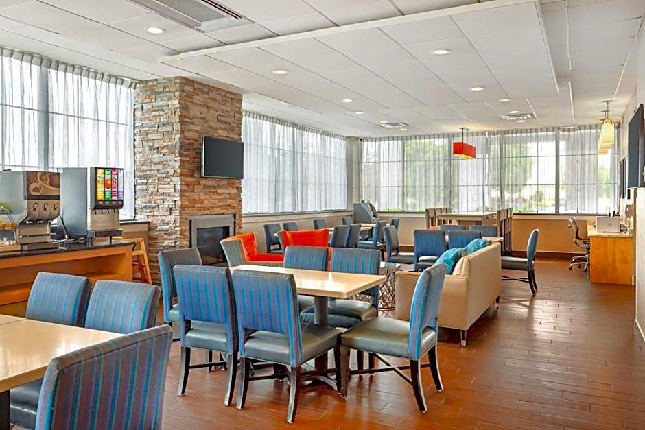 Best Western Hartford Hotel & Suites
