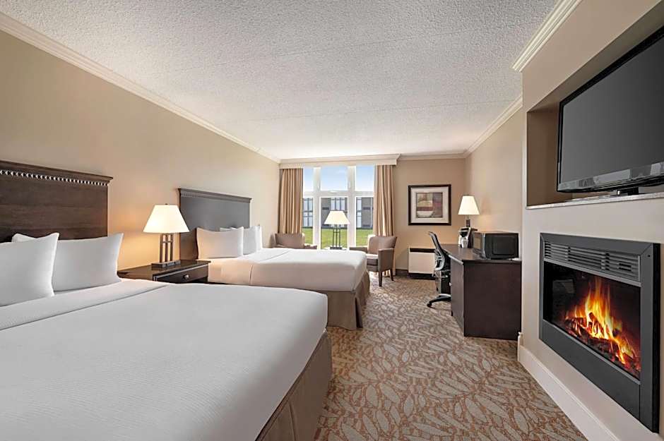 Executive 2 Queen Beds — 2 fotoğraftan 1. fotoğraf