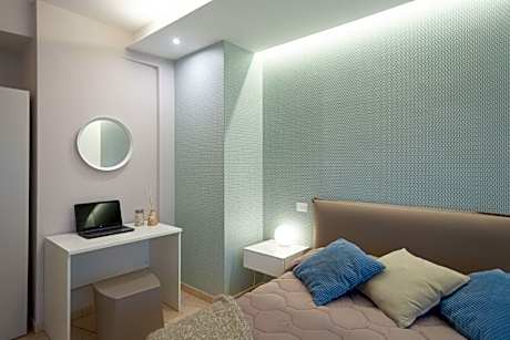 One-Bedroom Apartment with Balcony