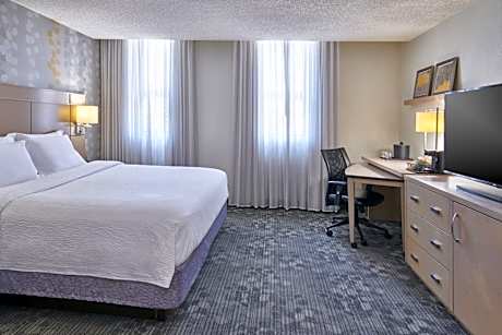 Deluxe King Room - Hearing Accessible