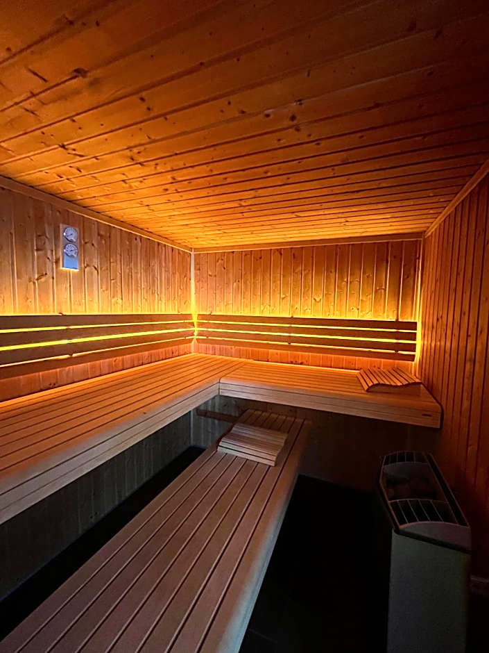 Waldhotel Fletschhorn Panoramic Retreat in Saas Fee