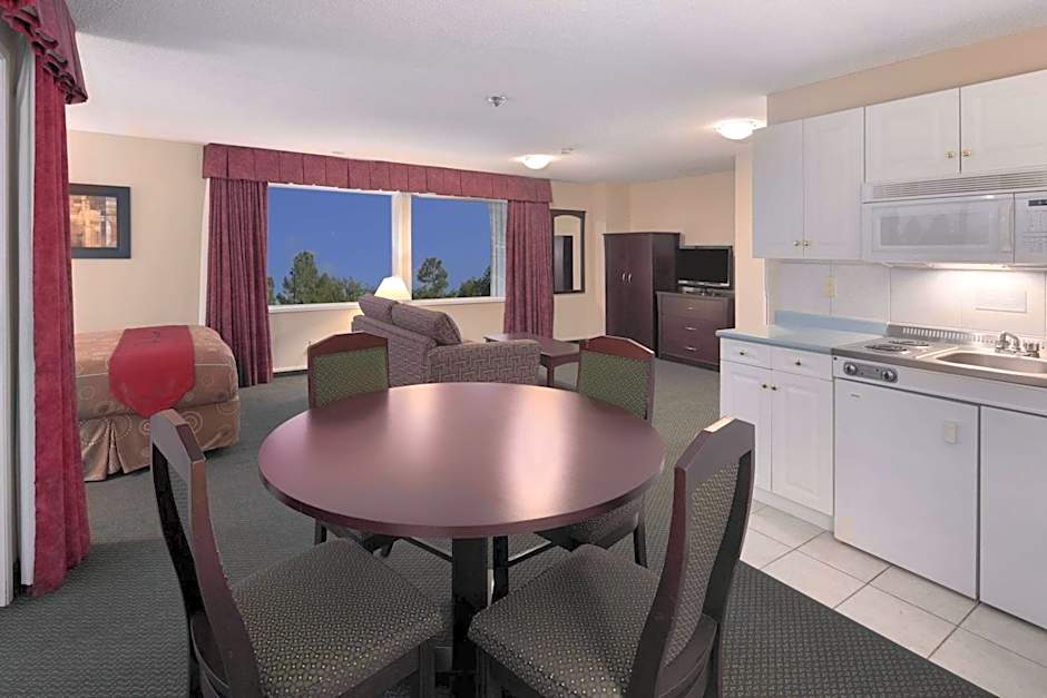 Travelodge by Wyndham Nanaimo