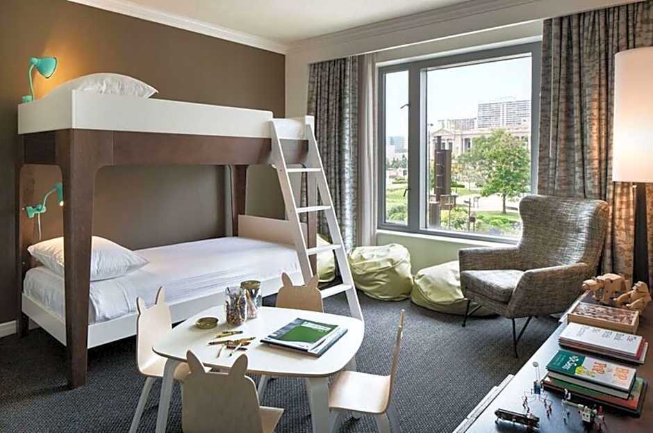 The Logan Philadelphia, Curio Collection by Hilton