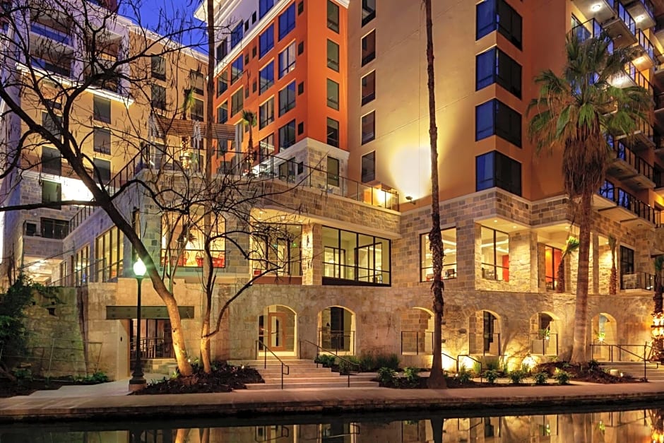 Hampton Inn By Hilton & Suites San Antonio Riverwalk
