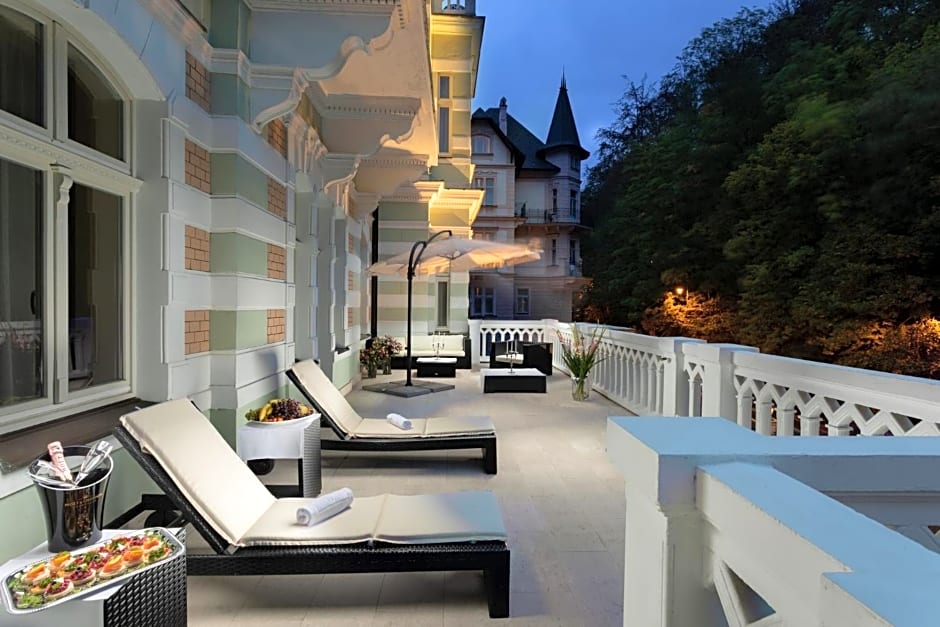 Savoy Westend Hotel