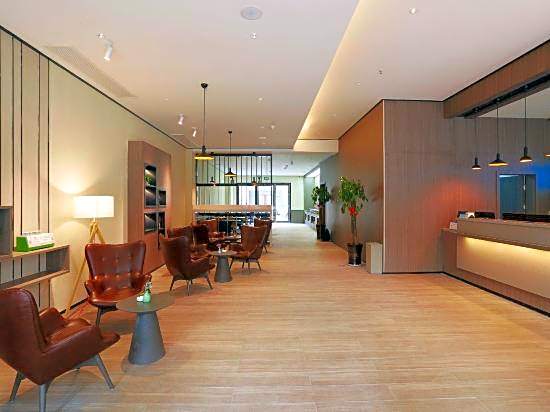 Hanting Hotel (Cixi Hangzhou Bay Century City)